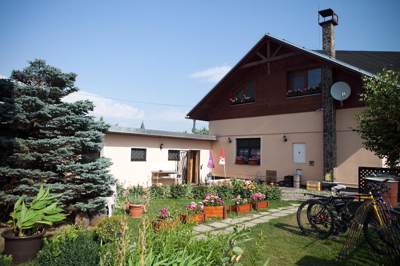 Hostinec U Hromadov - Ubytovanie V Sukromi Rajecka Lesna Exterior photo